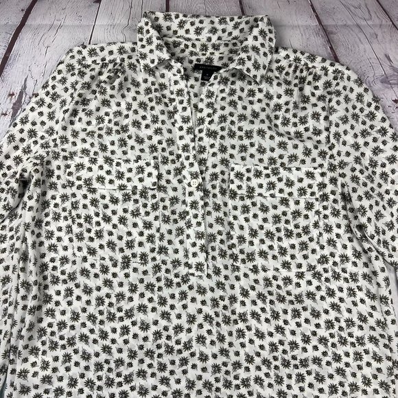 Ann Taylor Womens Flora Print Long Sleeve Half Button Blouse Sz Medium - Picture 2 of 8